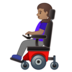 安卓系统里的坐电动轮椅的女性：中等肤色emoji表情